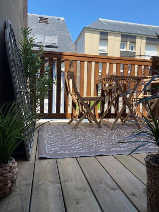 Studio Avec Terrasse A Deauville Bagian luar foto